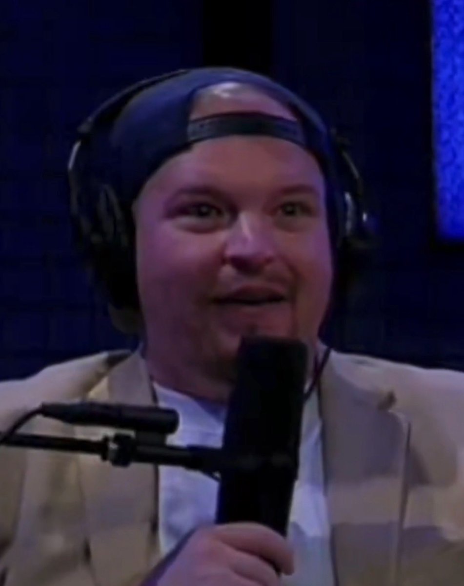 Stoolies Clubhouse 🏴‍☠️: When a new episode of @ShrinkageBSS drops https://t.co/caWqqdtA0G