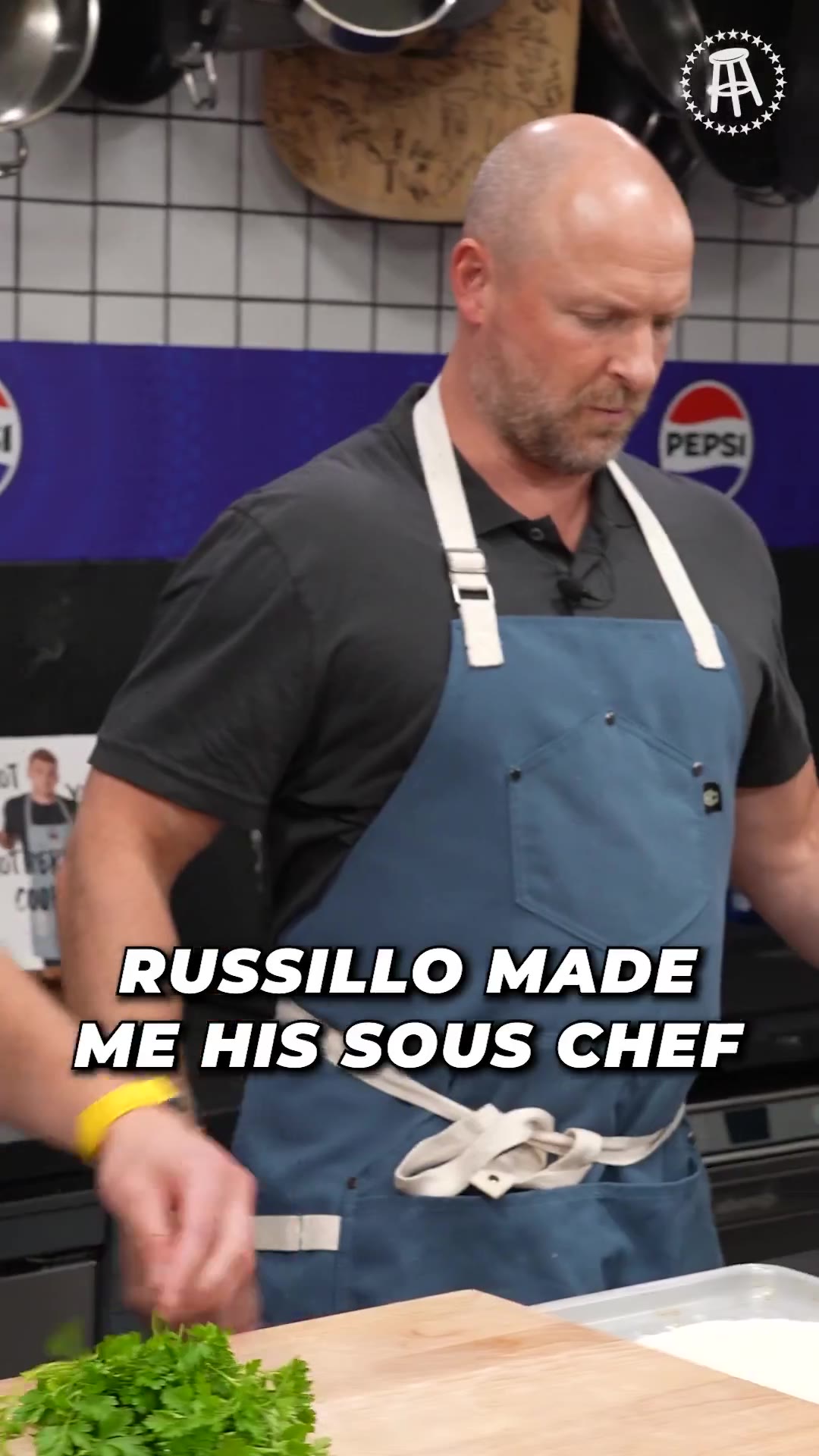 Viva La Stool: “I’m the captain now” -@ryenarussillo when he’s cooking in @chefdonnyy’s kitchen https://t.co/sootkaL2qh