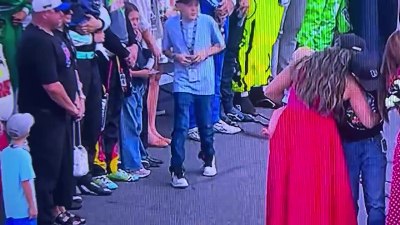 Barstool Sports: Kyle Larson’s son went over to console Kyle Busch’s son

What a moment https://t.co/ZfnrfuJdv7
