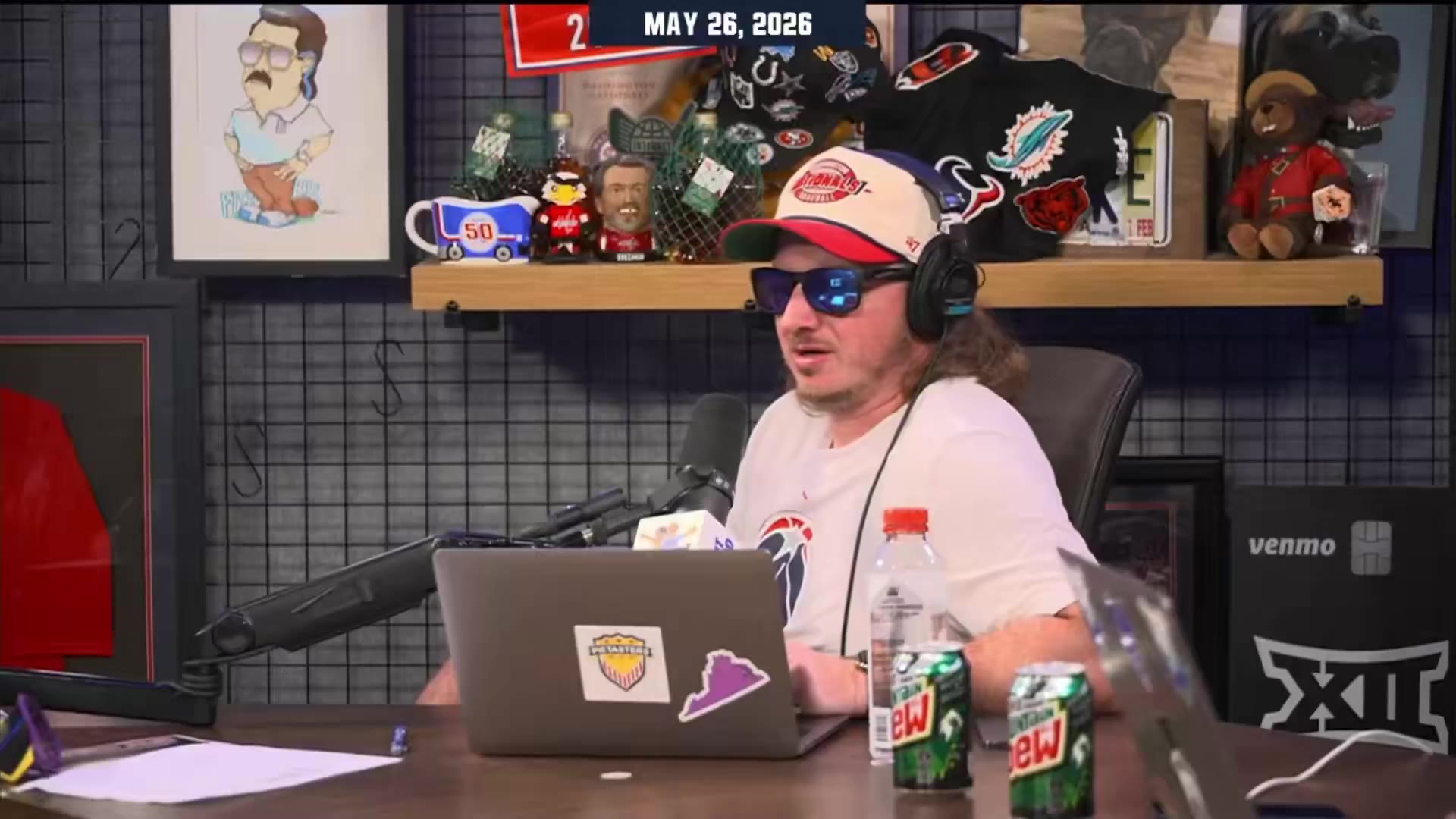 Barstool Sports: “Smash burgers are fake. I don’t think those are real burgers” -@BarstoolBigCat https://t.co/smX8urNtjh