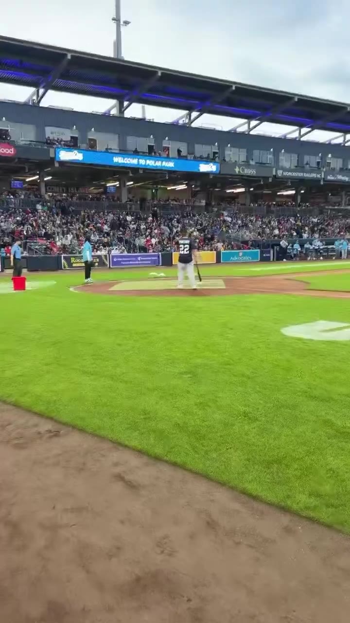 Dave Portnoy: BACK TO BACK! https://t.co/rg1Q09RmWs