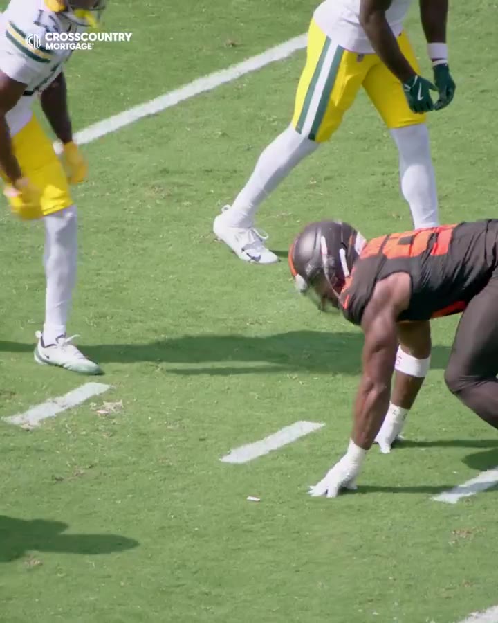 Barstool Sports: Never forget when Myles Garrett had the Packers o-lineman screaming for Jordan Love to run https://t.co/1pdi9BLYNi
