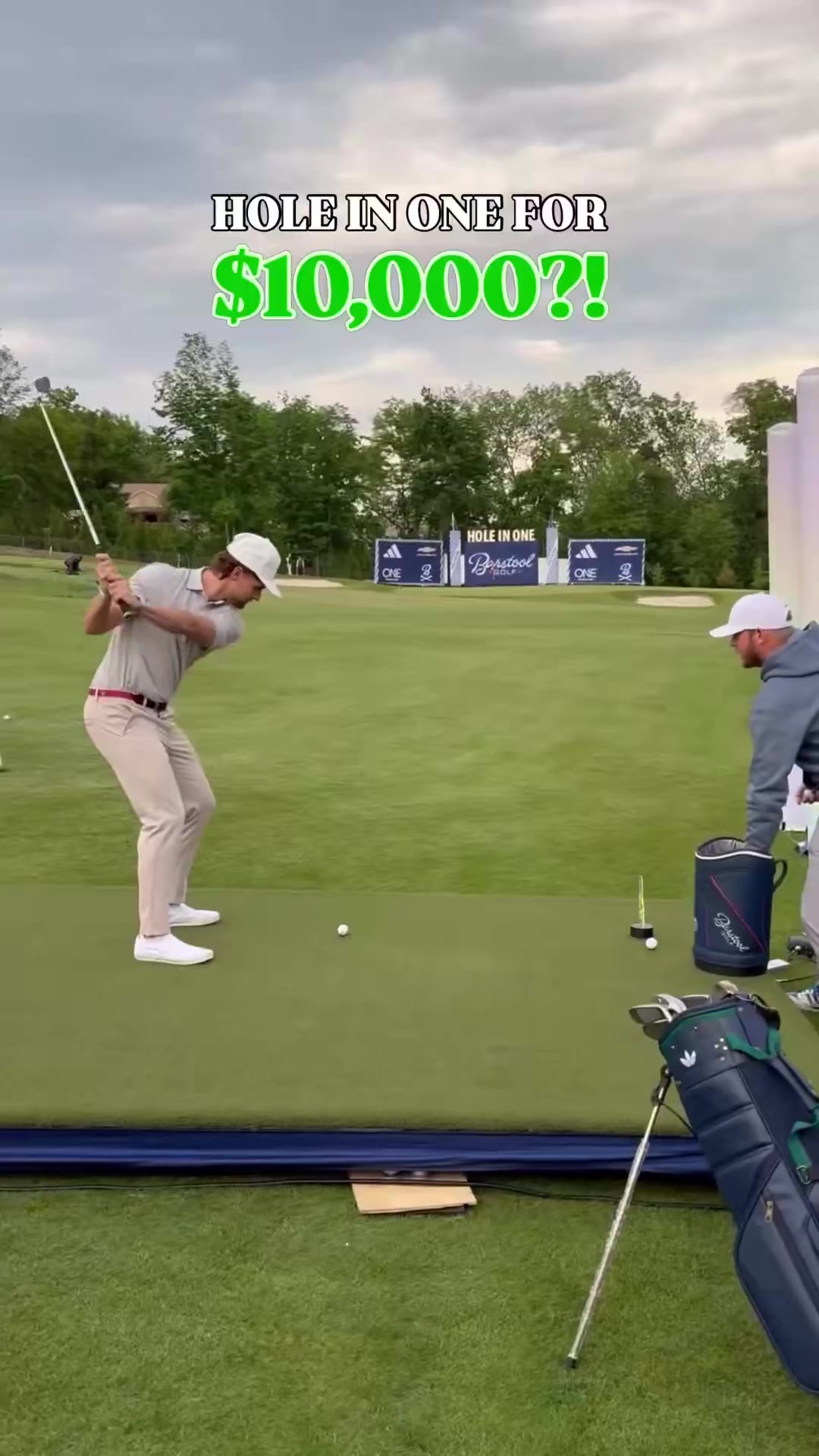 Fore Play: NEW YORK! The HOLE IN ONE CHALLENGE is BACK.

One minute. Unlimited swings. A chance to win $10,000.

This time we’re br