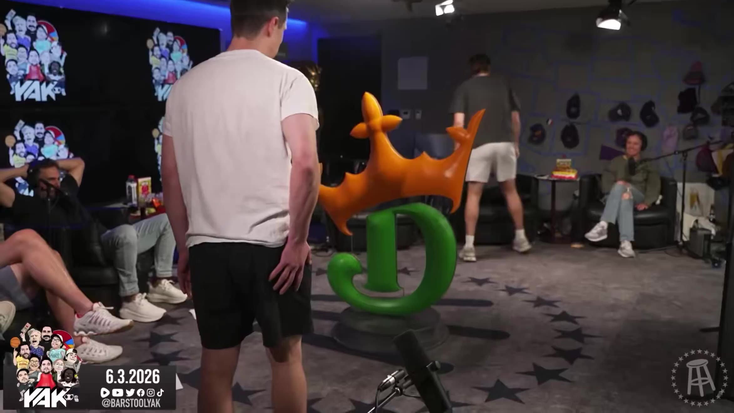 Viva La Stool: “What do you do on The Yak every day?” -@JNics415 

@DannyJConrad: https://t.co/Oiw5ov1oZt