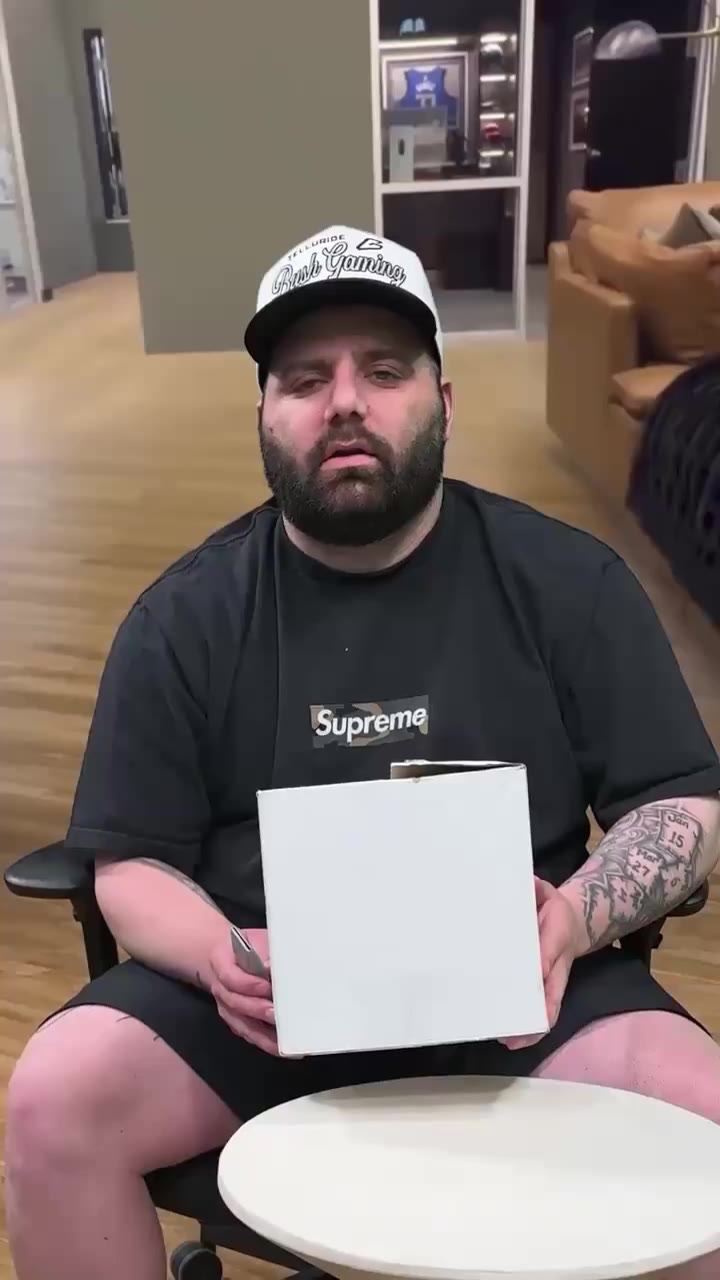 Viva La Stool: .@Jerrythekid21 emulating the video bearded guy from dude perfect posted for the @Internetinvite  https://t.co/K0qQBSl42