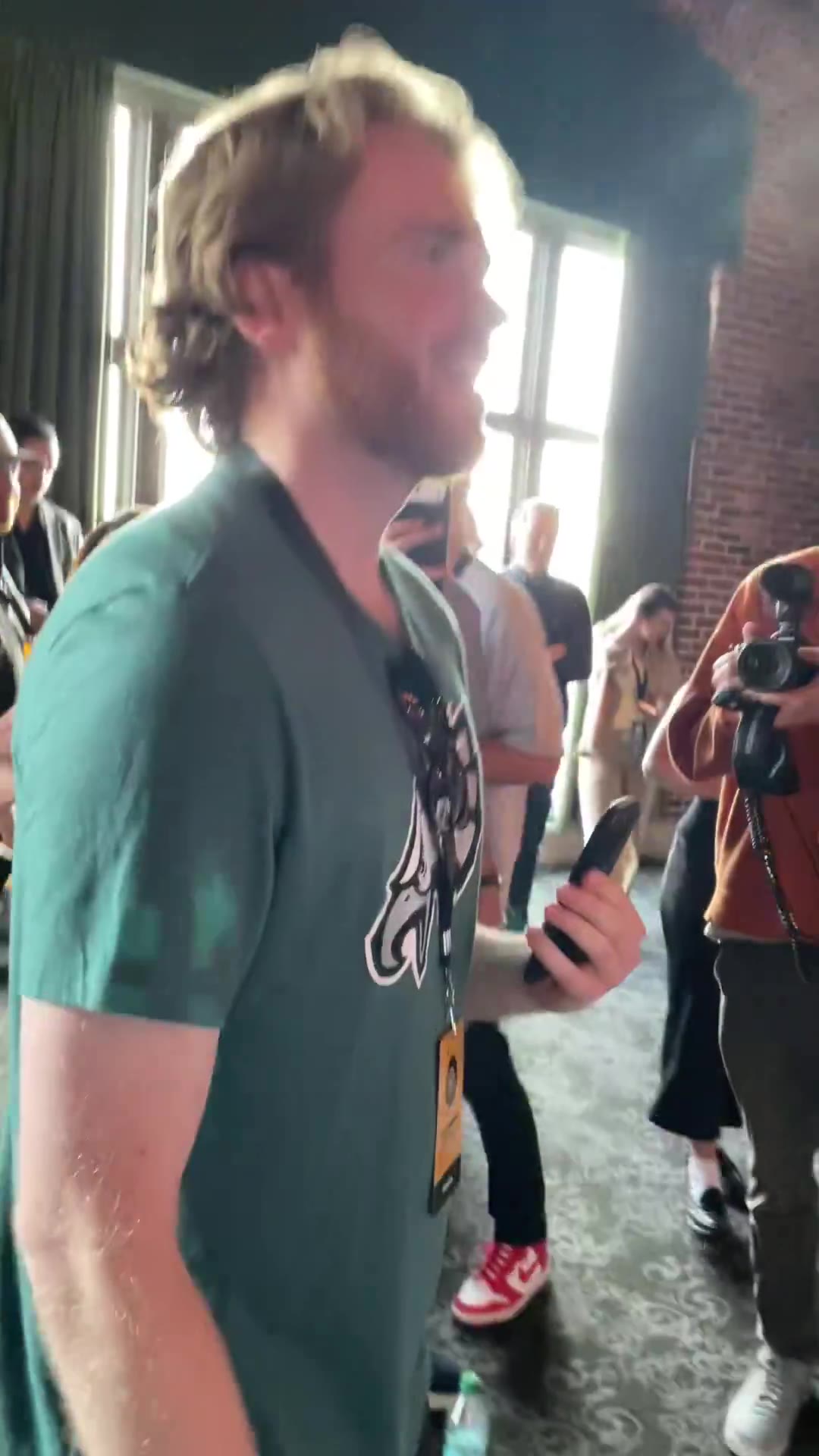 Viva La Stool: Caleb Williams left Connor hanging after seeing him in an Eagles jersey  https://t.co/5WDyeqgRxp