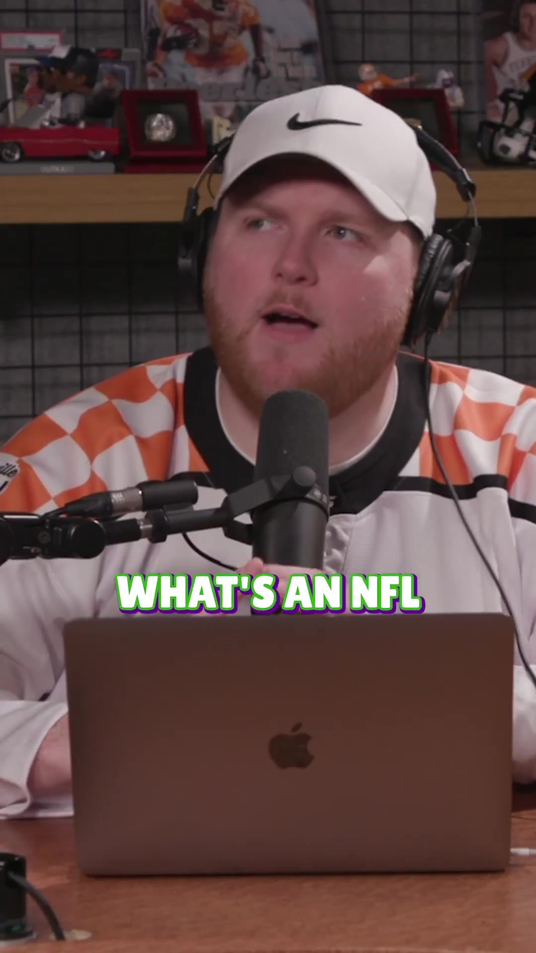 Macrodosing: Arian runs through what his average pre and post game meals were in the NFL https://t.co/bSzFdgTYtR