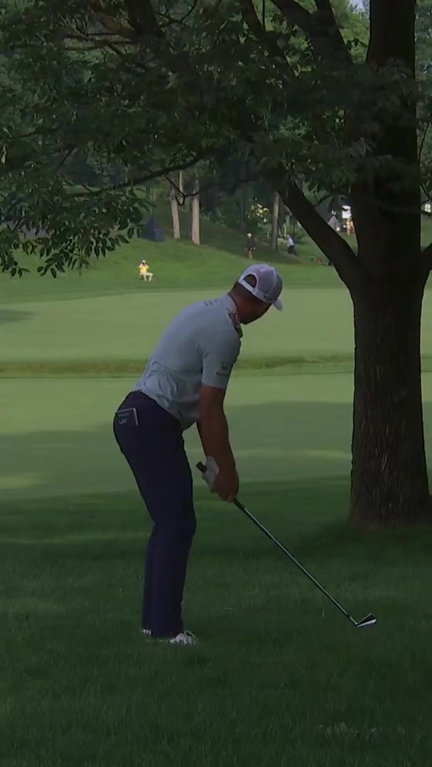 Fore Play: Sam Burns hit the same tree twice 💀 https://t.co/FsZUNN9GNU