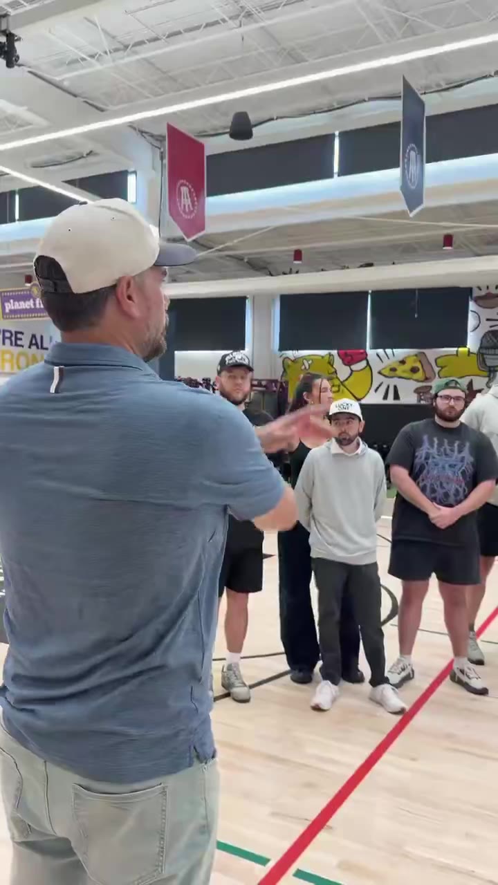 Viva La Stool: GOLDEN MUG ALERT 

15 winners + a guest will join the Barstool Chicago crew for a Chicago baseball rooftop event and HQ