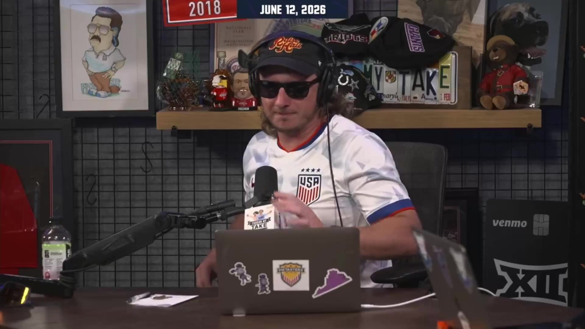Viva La Stool: “Don’t throw eggs at Memes and Zac in San Antonio. Don’t do that” -@hen_ease 

“If you do just say like ‘Hank told us no