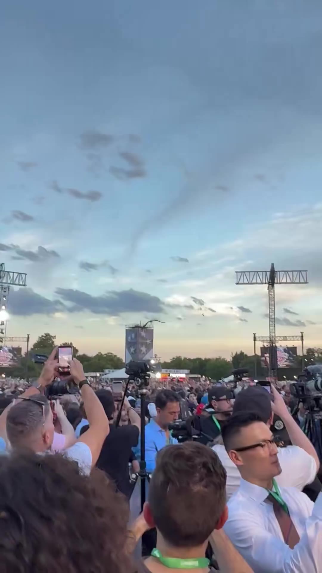 Stoolies Clubhouse 🏴‍☠️: The way they timed the music with the bald eagle is fuckin awesome 😍🇺🇸 https://t.co/98My74KHxg