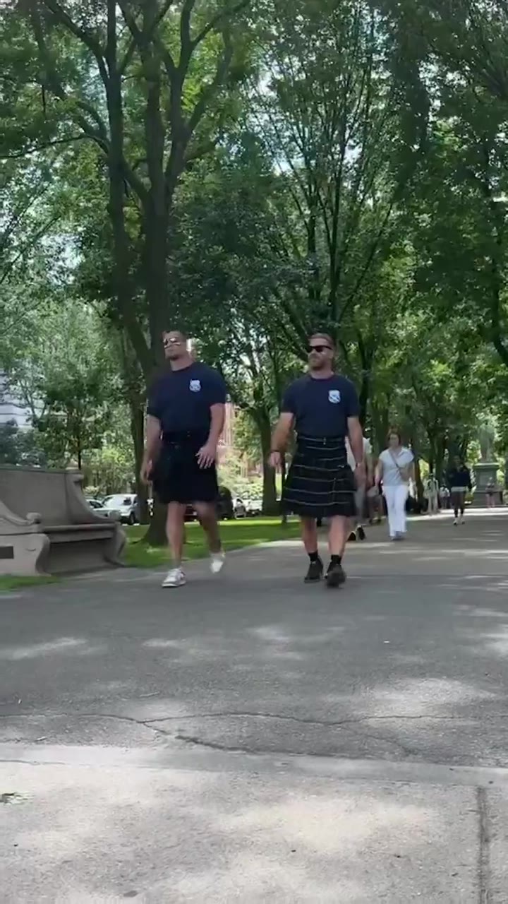 Barstool Sports: Meet the Tartan Army’s newest free agent acquisitions Gronk and Julian Edelman  https://t.co/I8B3n7AZuk
