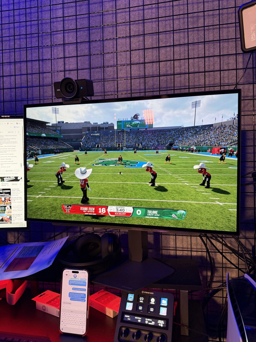 Hank Lockwood: Playing @EASPORTSCollege w Zac right now in Mascot Mode and am miraculously up 16-0. Upset of the century brewing. Tune