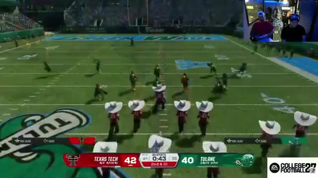 Pardon My Take: Zac picks Hank off and goes down at the 1

@EASPORTSCollege #cfb27 https://t.co/WiGj4t9av6