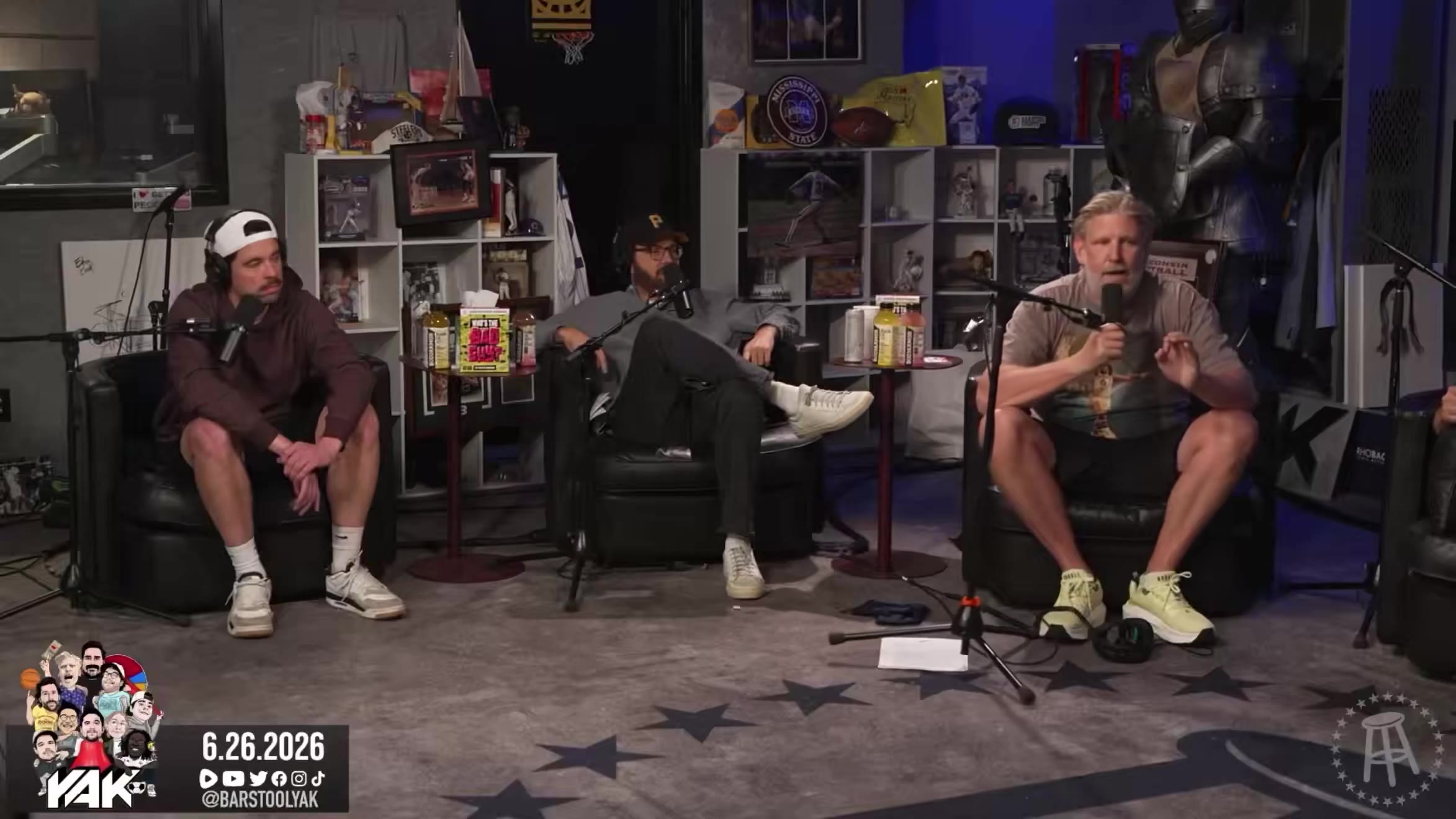 Viva La Stool: “I fuckin hate doin this show with you guys” -BFW https://t.co/G7Xpyt8cjo