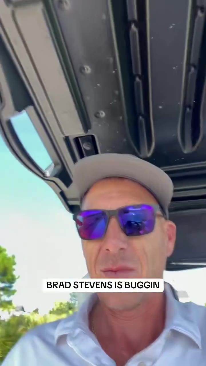 Barstool Sports: “Brad Stevens, what type smoke are you smoking bro? You got tricked” -White Chocolate on the Jalen Brown trade https://t