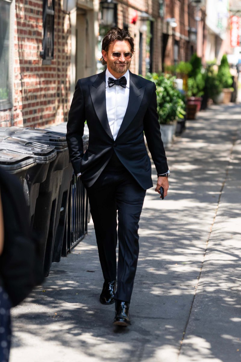 Chicks in the Office: Bradley Cooper is looking good as he heads to Taylor Swift and Travis Kelce's wedding today in NYC 👏 https://t.co/wnkHZ