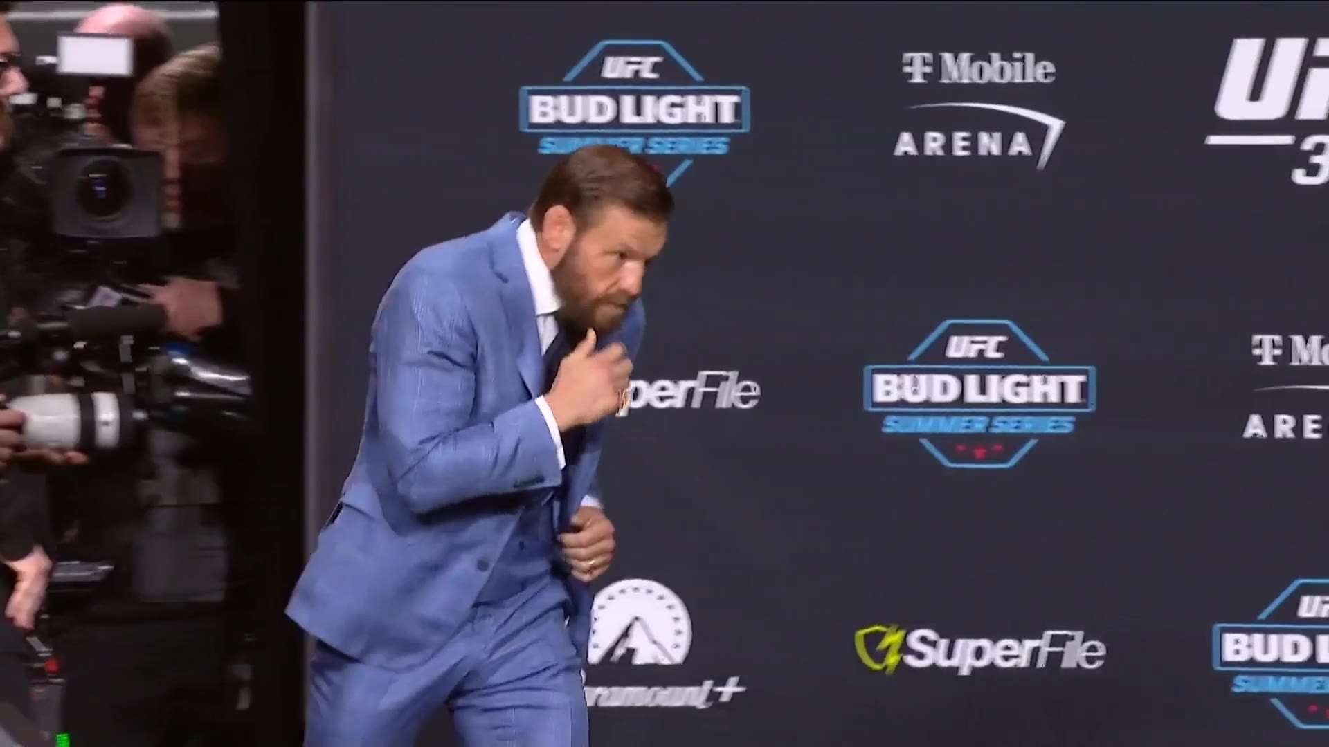Unbiased Ev: Conor still has his fastball. He has me starting to believe. What a face off. Holy shit I can’t wait for Saturday.  http