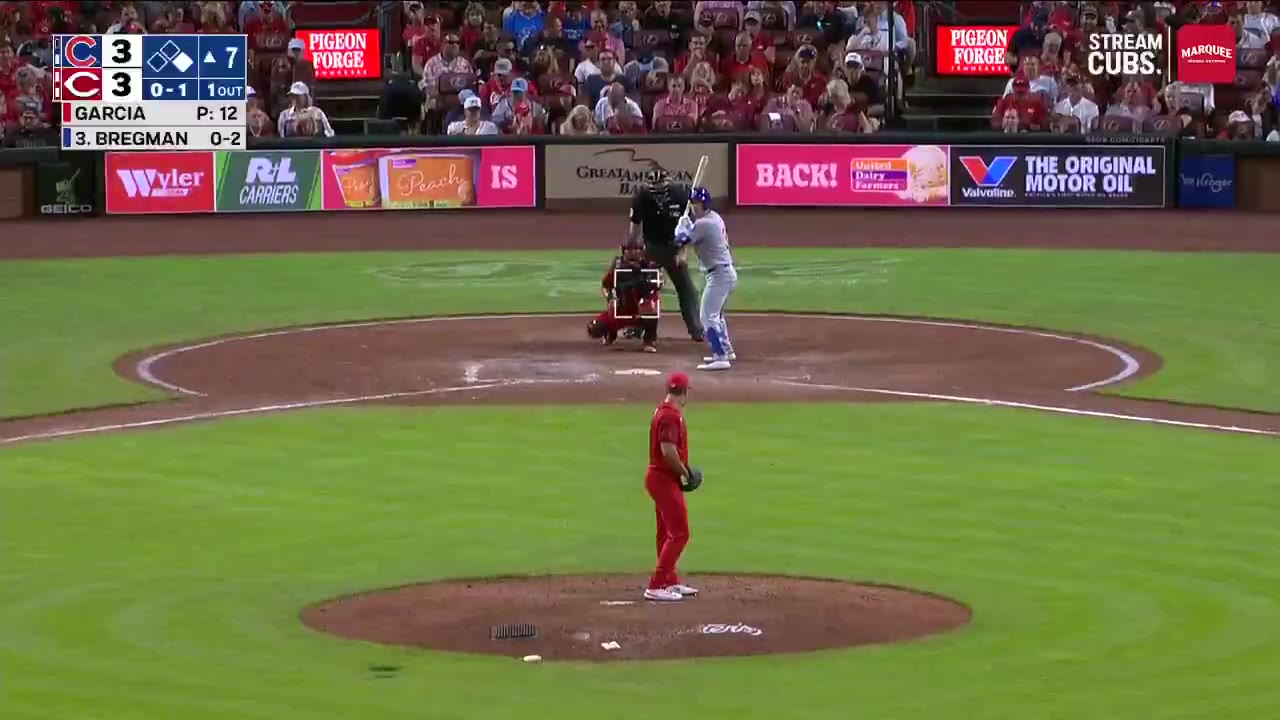Baseball scoreboard shows Bregman batting 0-2 with Cubs and Reds tied 3-3 in the 7th inning; a following clip shows a runner rounding first base after a ball hit at 93.4 MPH exit velocity with Cubs leading 5-3, and the Cubs dugout in gray road jerseys celebrating a home run under a 'HOME RUN!' banner.