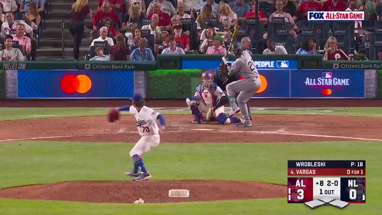 Barstool Gambling: Miguel Vargas sent it to the UPPER DECK https://t.co/s7HwEypxo7