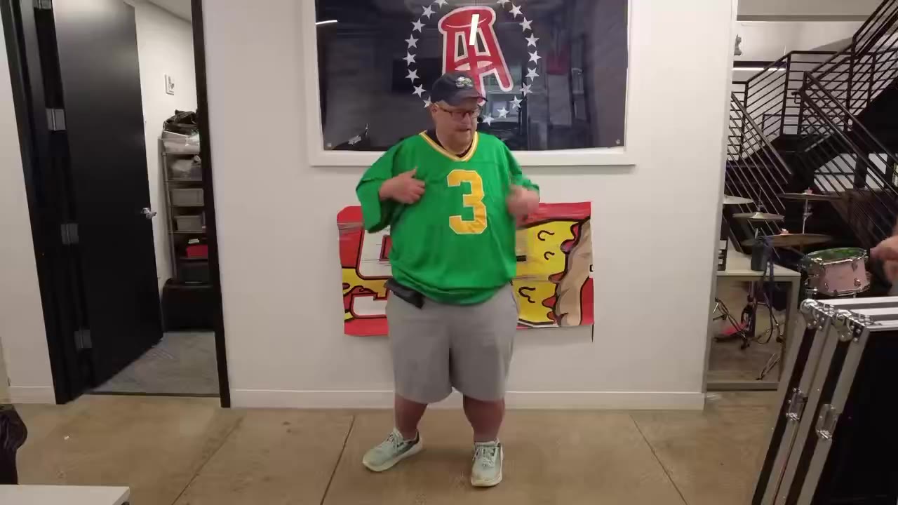 Viva La Stool: Frank’s intro he filmed for today’s walked couldn’t have gone smoother https://t.co/YyvvqCIlph