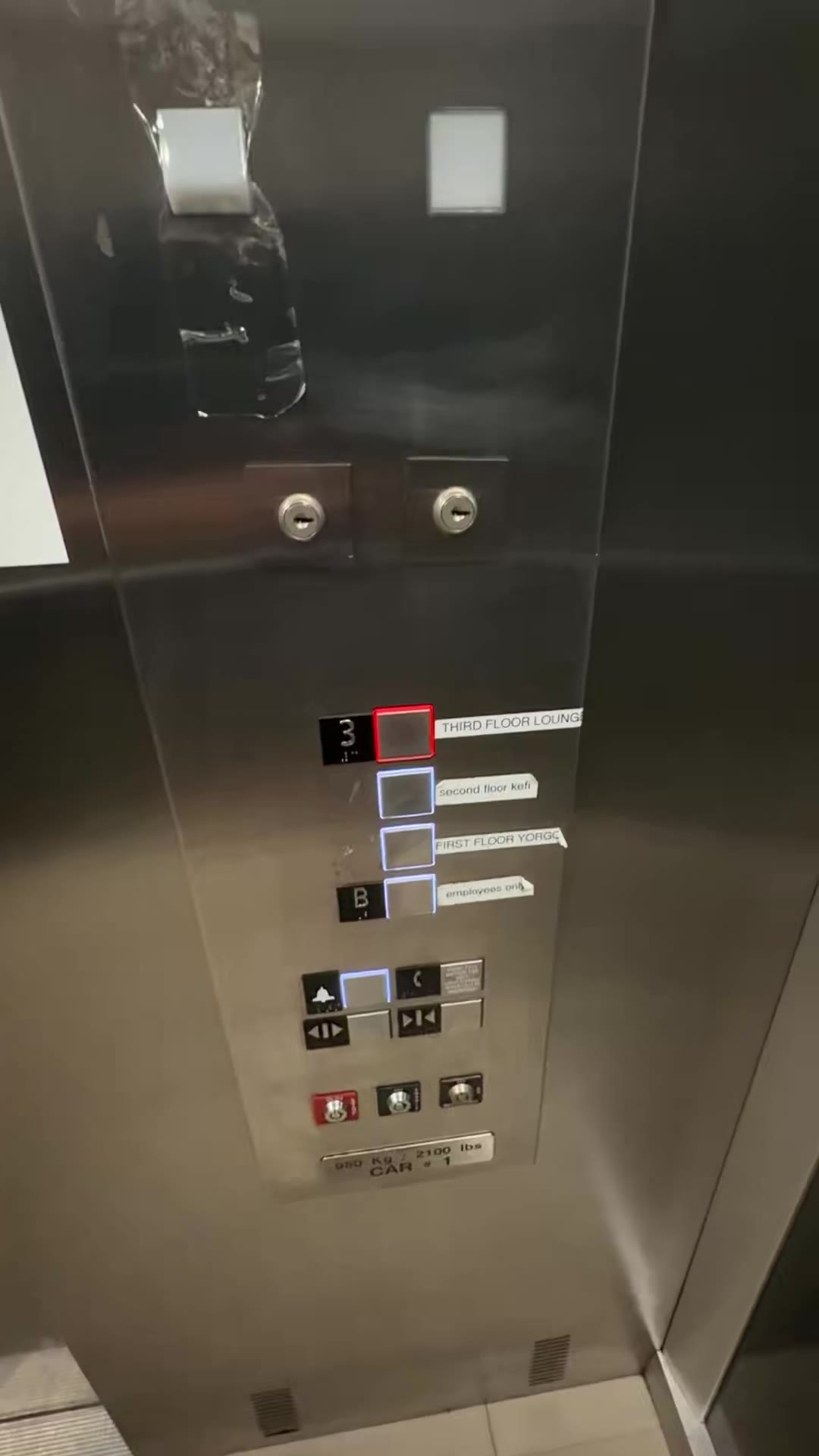 Viva La Stool: We have our first look at Yorgos 3rd Floor.

Goosebumps.  https://t.co/EdXDgkGMuO