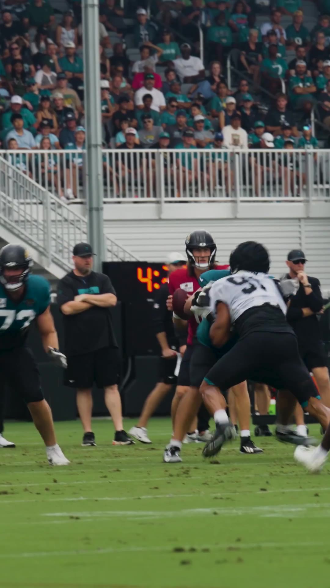 Jordan Schultz: The #Jaguars have been adamant they want to keep Brian Thomas Jr. -- and here's why. 💥💥

(📽️ @Jaguars) 
https://t.co/