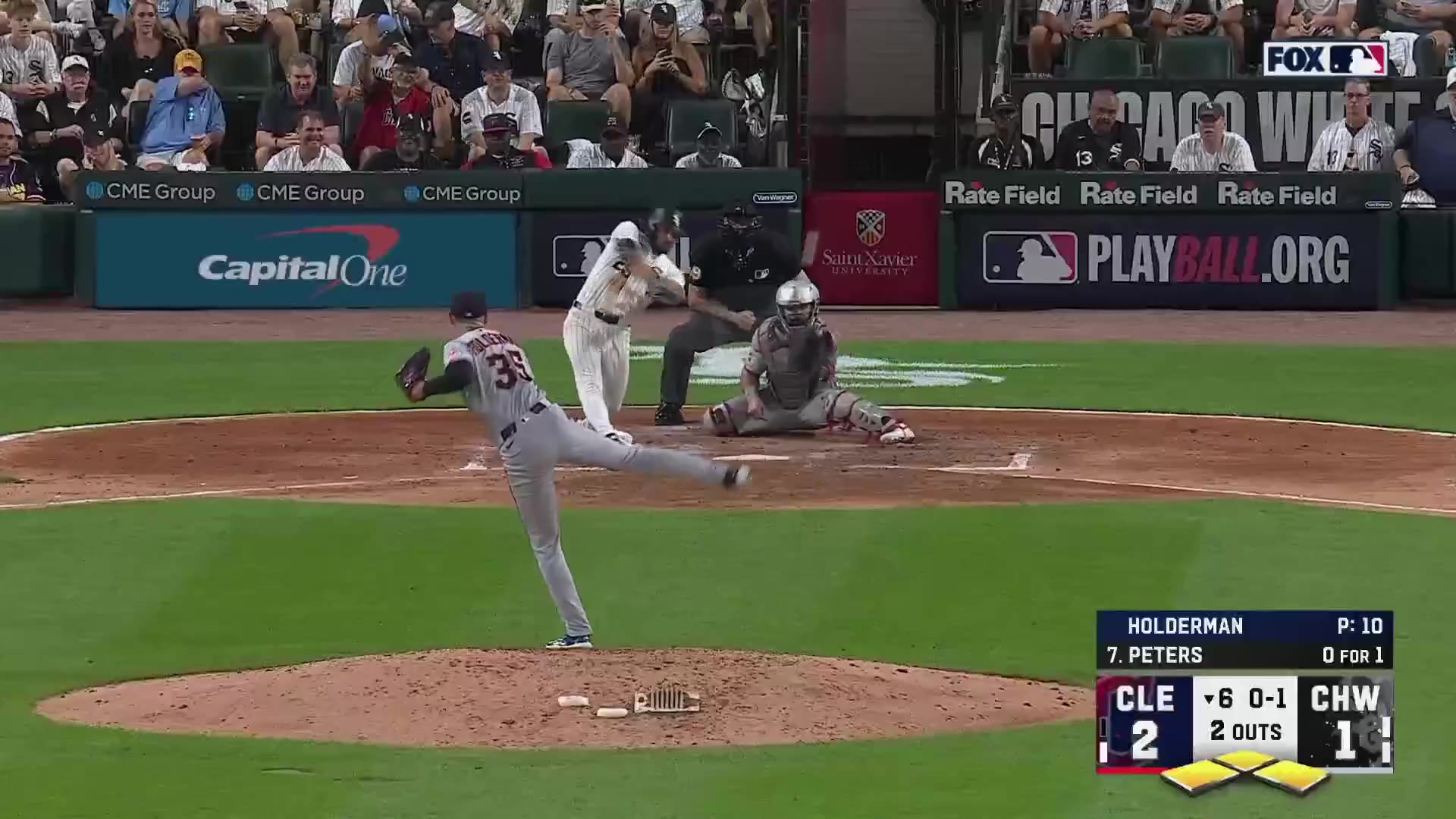 Barstool Chicago: 2 OUT RALLY FROM THE SOX ON OZZIE NIGHT 

TRISTAN PETERS FOR THE LEAD  https://t.co/c0JSE5nFpe