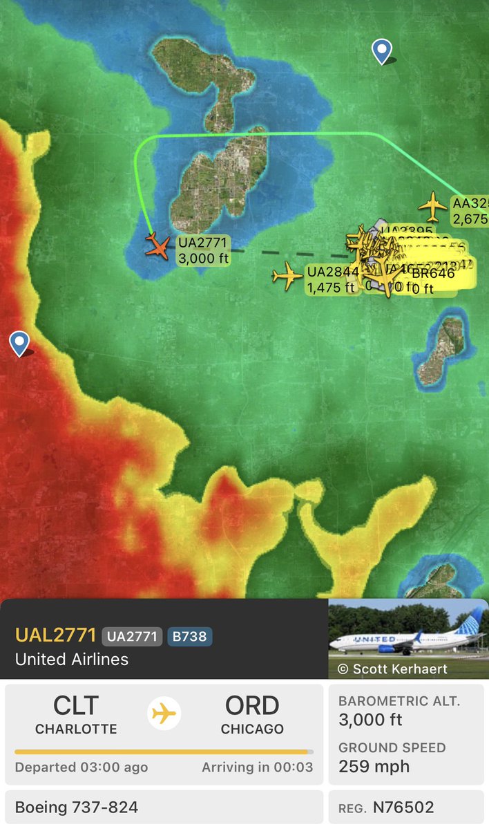 Zah: How the hell are they still landing planes on the storm side at O’Hare?!? 😳😳 https://t.co/TGNetPok4O