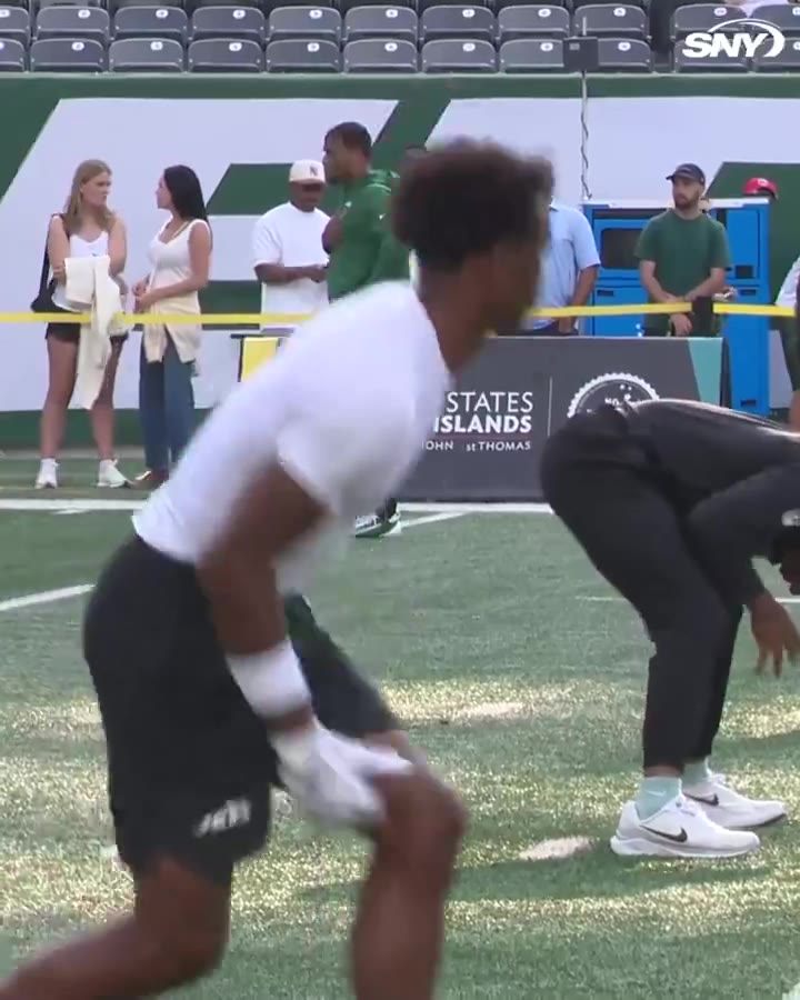 Barstool Sports: Put Garrett Wilson in the Jets secondary and he’ll get them an interception before a defensive player  https://t.co/uwr2