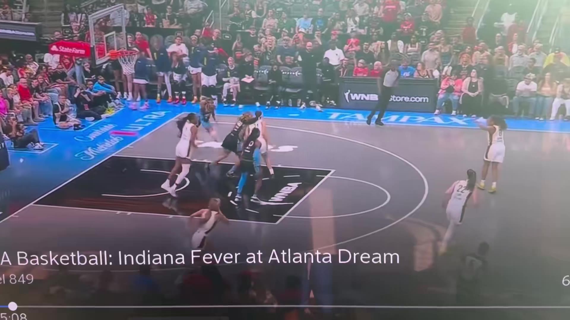 Dave Portnoy: To be fair Angel’s game has never been shooting 3’s    Its always been her post game that pays the bills https://t.co/Ri