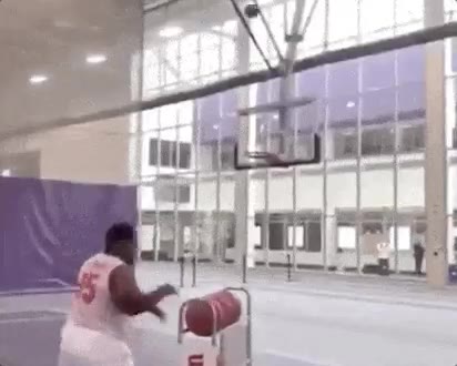 Rico Bo$co: Angel Reese with the game on the line on a putback https://t.co/ohLMZUWohq
