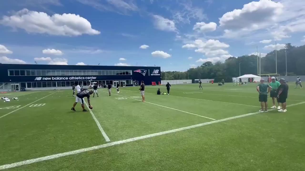 AJ Brown And Jalen Hurts Reunite At Eagles-Patriots Practice