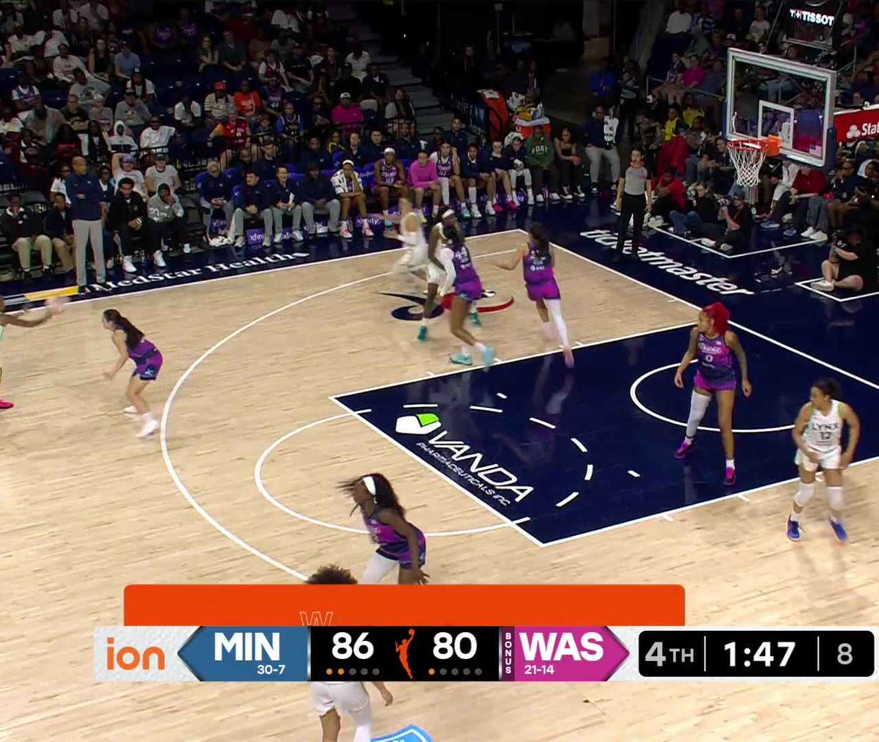 ClutchPoints: Kayla McBride with BACK-TO-BACK triples to give the Lynx a 10-point lead late in the fourth 🎯 https://t.co/NcmwbxlF7H