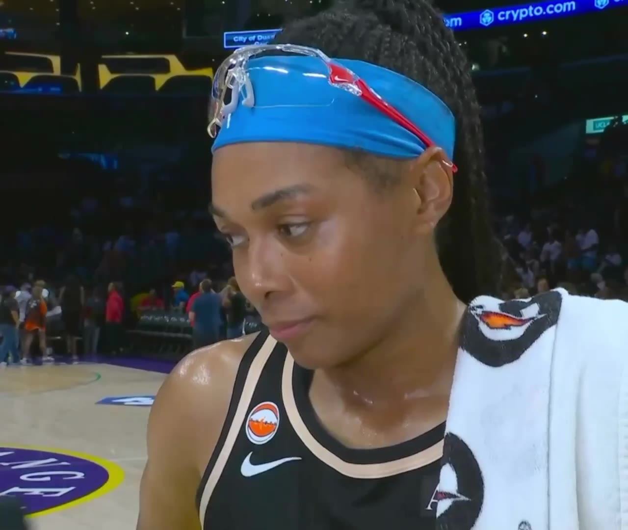 ClutchPoints: “I was looking at the stat thing, and I'm like, dang... I don't think in my life I got more than 10 rebounds."
Allisha