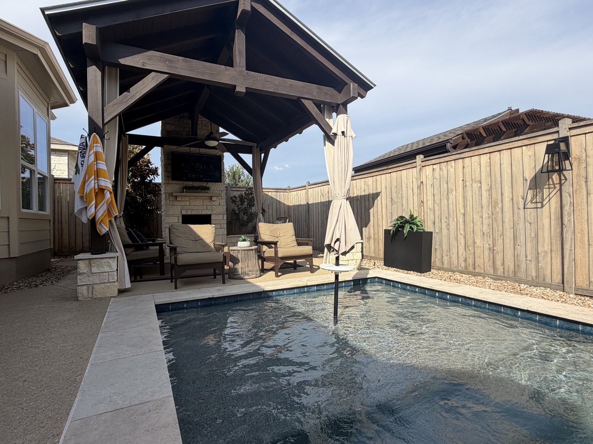 Jeff D. Lowe: Disgusted by the above ground pool accusations. Optical illusion. Go #Browns.