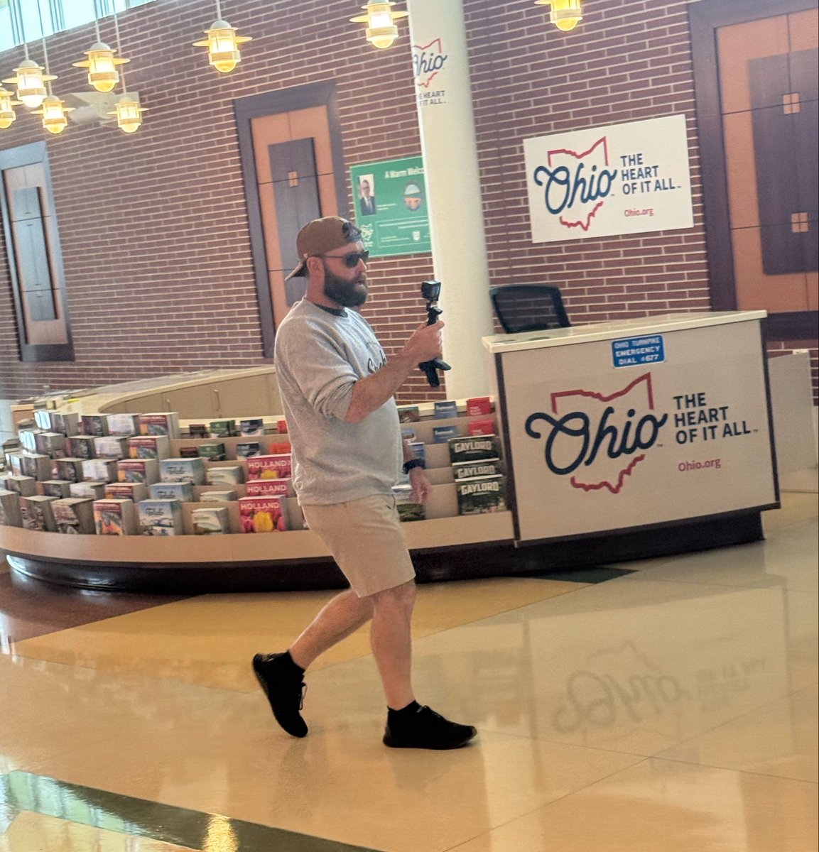 Ohio’s Tate: Gas & Bathroom Break #1 (Small Bladder Dave had to pee)

Dave is walking around the rest stop giving the it a review on
